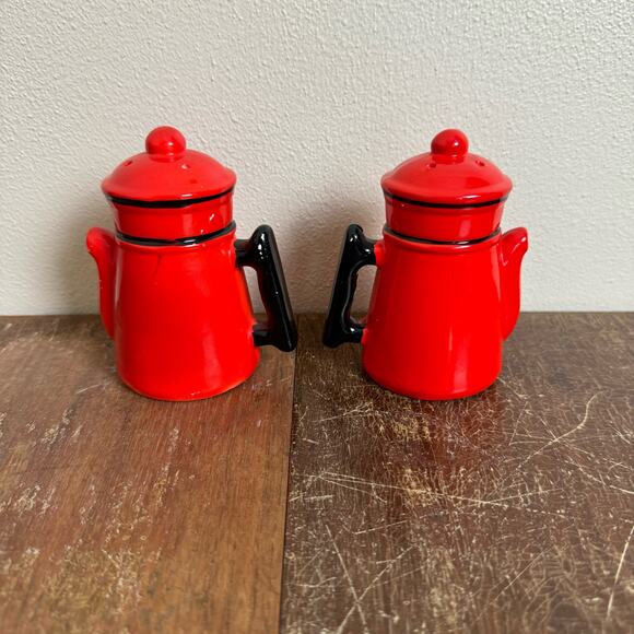 Tennessee Souvenir Red Black Coffee Pot Percolator Salt and Pepper Shakers - Picture 5 of 7